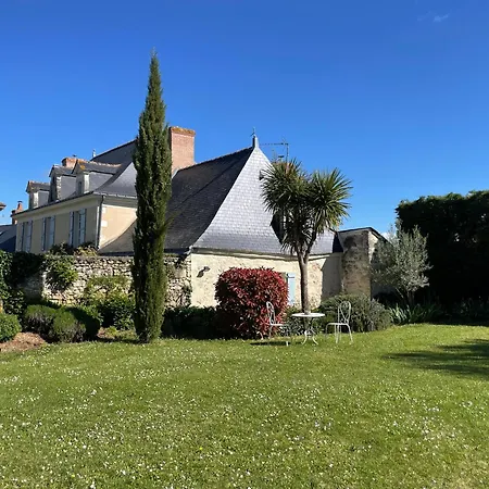 Manoir Des Rosiers Holiday home Noyant-la-Plaine